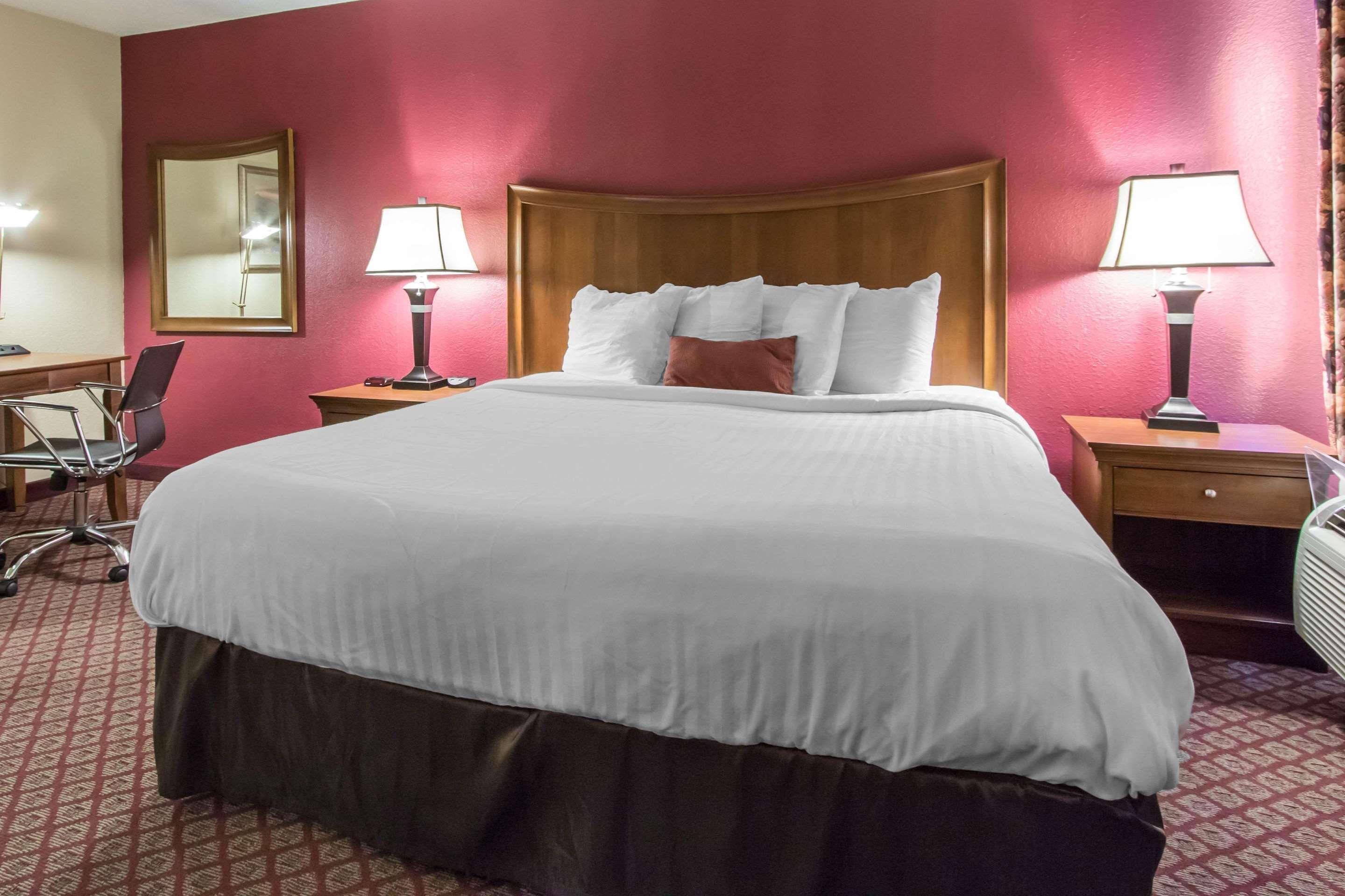 Econo Lodge Inn & Suites Joplin Exterior foto