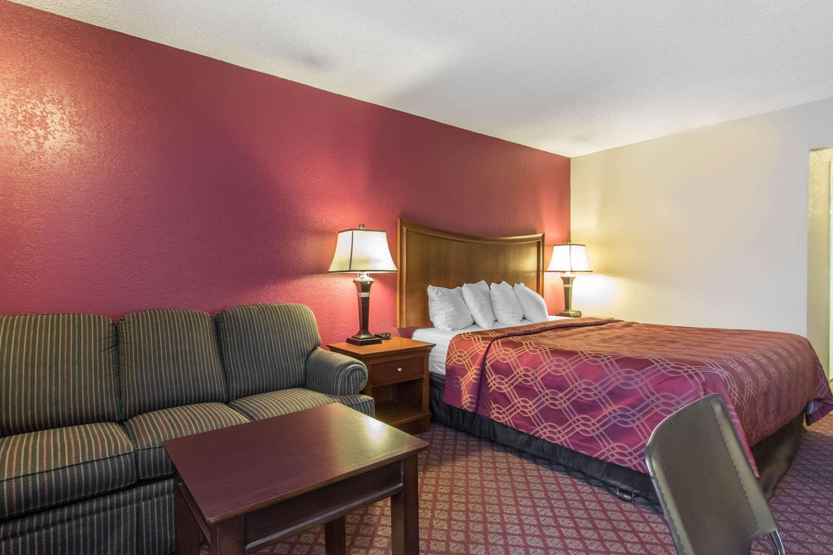 Econo Lodge Inn & Suites Joplin Exterior foto